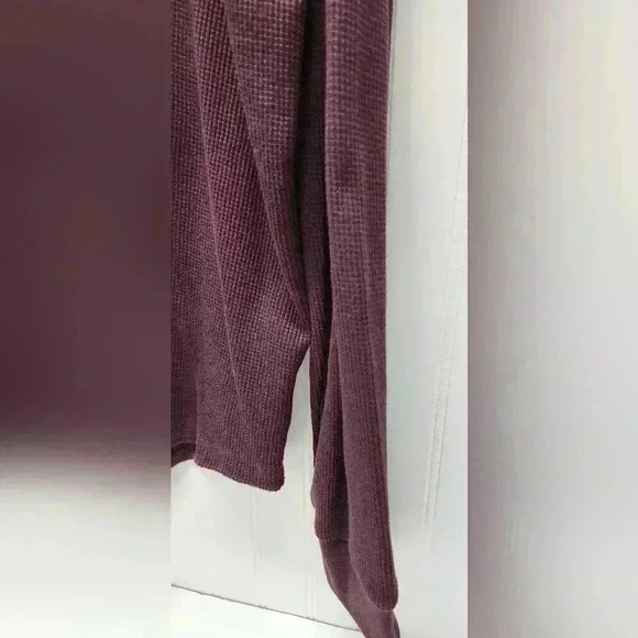 GAP HENLEY BURGUNDY XL EXCELLENT CONDITION - Picture 3 of 10